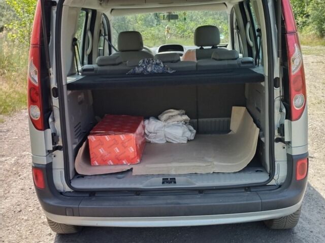 Серый Рено Кенгу, объемом двигателя 0 л и пробегом 215 тыс. км за 7600 $, фото 5 на Automoto.ua