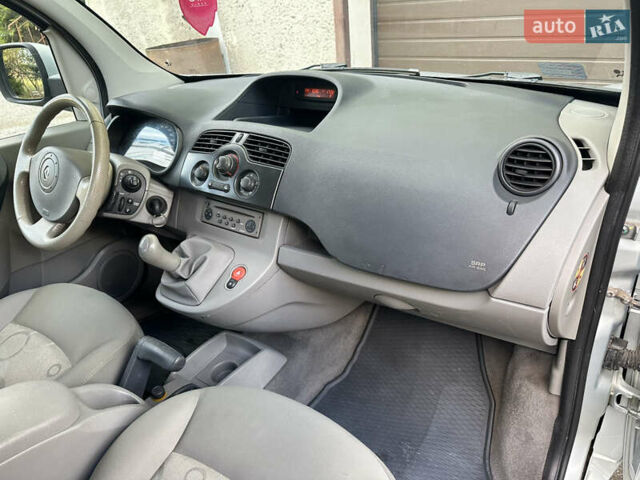 Серый Рено Кенгу, объемом двигателя 1.5 л и пробегом 237 тыс. км за 7350 $, фото 12 на Automoto.ua
