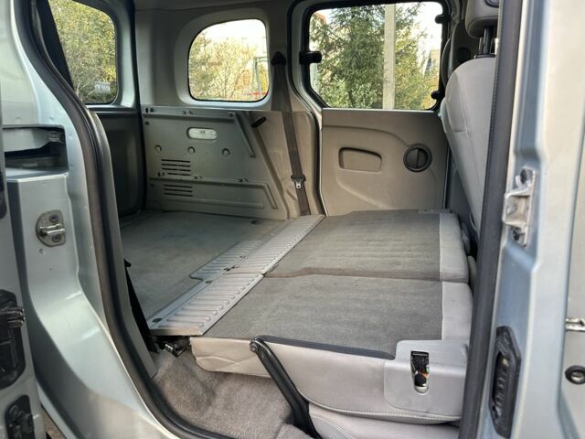 Серый Рено Кенгу, объемом двигателя 1.5 л и пробегом 237 тыс. км за 7350 $, фото 14 на Automoto.ua