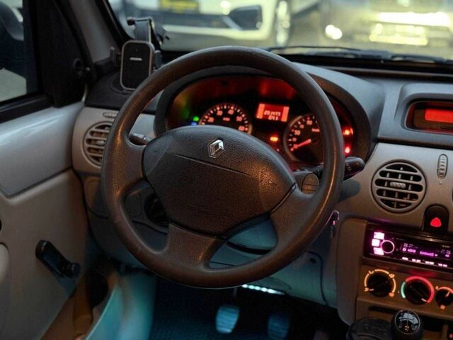 Сірий Рено Кєнгу, об'ємом двигуна 1.5 л та пробігом 291 тис. км за 4700 $, фото 11 на Automoto.ua