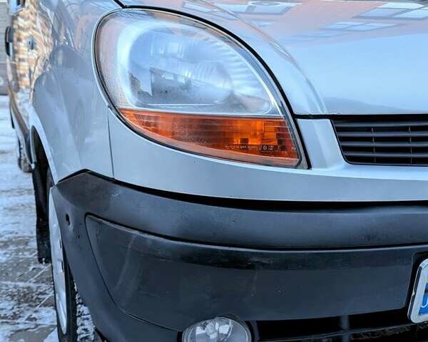 Серый Рено Кенгу, объемом двигателя 1.39 л и пробегом 202 тыс. км за 3950 $, фото 11 на Automoto.ua