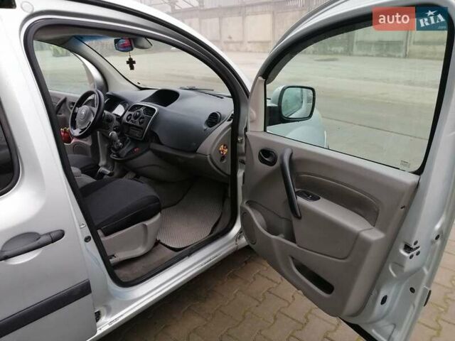 Серый Рено Кенгу, объемом двигателя 1.46 л и пробегом 365 тыс. км за 6300 $, фото 11 на Automoto.ua