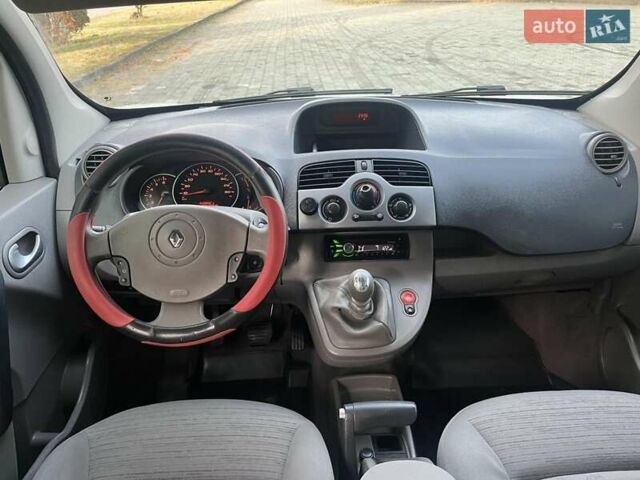 Серый Рено Кенгу, объемом двигателя 1.46 л и пробегом 245 тыс. км за 6250 $, фото 36 на Automoto.ua