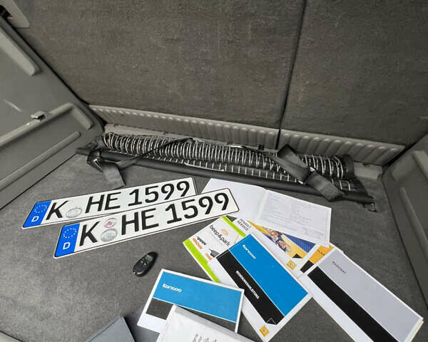 Серый Рено Кенгу, объемом двигателя 1.6 л и пробегом 172 тыс. км за 7300 $, фото 14 на Automoto.ua