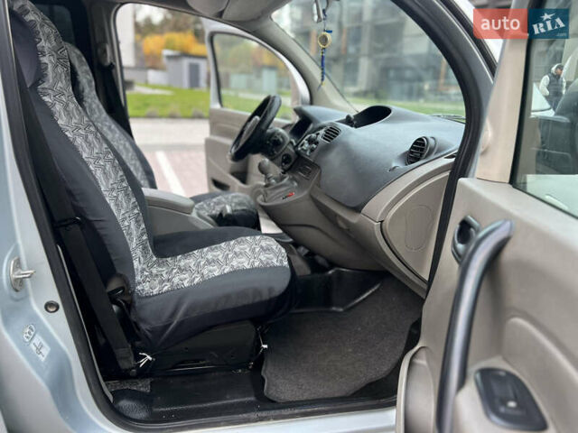 Сірий Рено Кєнгу, об'ємом двигуна 1.5 л та пробігом 242 тис. км за 5499 $, фото 24 на Automoto.ua