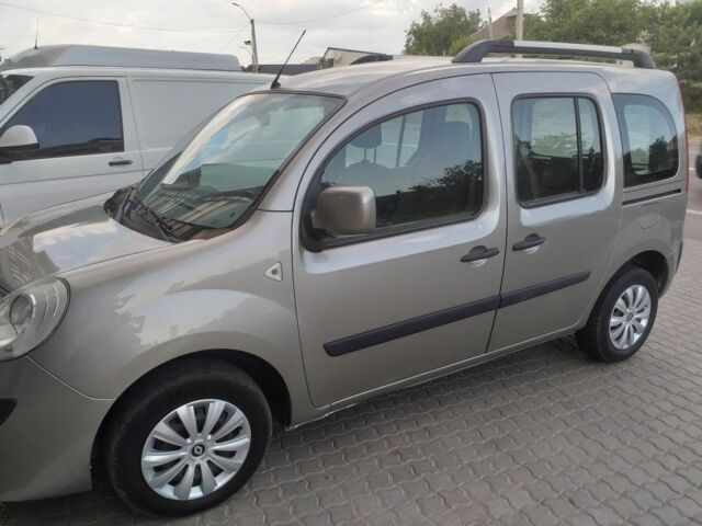 Сірий Рено Кєнгу, об'ємом двигуна 1.5 л та пробігом 3 тис. км за 7800 $, фото 1 на Automoto.ua