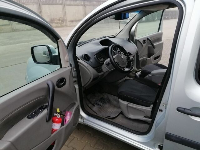 Серый Рено Кенгу, объемом двигателя 1.5 л и пробегом 364 тыс. км за 6300 $, фото 8 на Automoto.ua