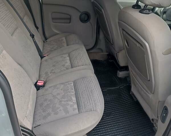 Сірий Рено Кєнгу, об'ємом двигуна 1.5 л та пробігом 220 тис. км за 6900 $, фото 19 на Automoto.ua