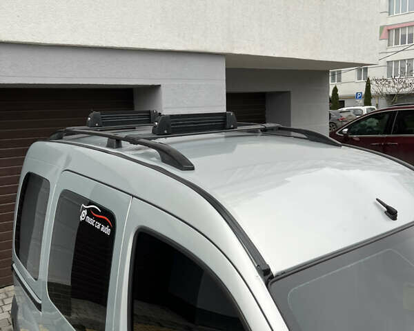 Серый Рено Кенгу, объемом двигателя 1.5 л и пробегом 290 тыс. км за 5400 $, фото 11 на Automoto.ua