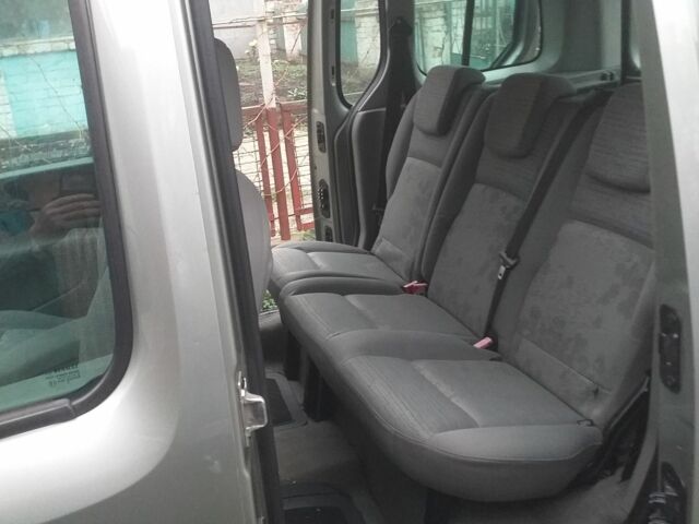 Сірий Рено Кєнгу, об'ємом двигуна 1.5 л та пробігом 3 тис. км за 7800 $, фото 6 на Automoto.ua