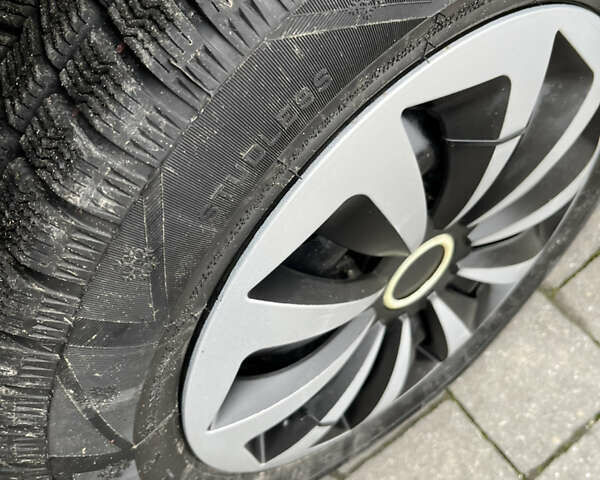 Серый Рено Кенгу, объемом двигателя 1.5 л и пробегом 290 тыс. км за 5400 $, фото 9 на Automoto.ua