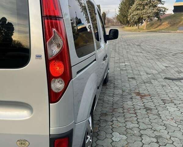 Серый Рено Кенгу, объемом двигателя 1.46 л и пробегом 245 тыс. км за 6250 $, фото 16 на Automoto.ua