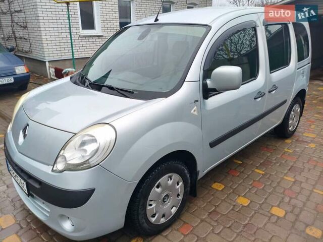 Серый Рено Кенгу, объемом двигателя 1.46 л и пробегом 260 тыс. км за 7300 $, фото 2 на Automoto.ua