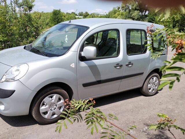 Серый Рено Кенгу, объемом двигателя 0 л и пробегом 215 тыс. км за 7600 $, фото 6 на Automoto.ua