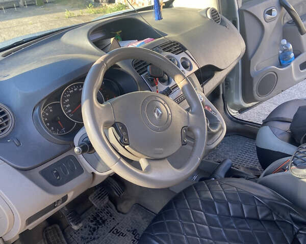 Серый Рено Кенгу, объемом двигателя 1.46 л и пробегом 320 тыс. км за 6500 $, фото 11 на Automoto.ua