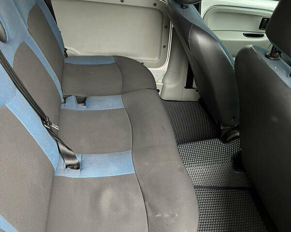 Серый Рено Кенгу, объемом двигателя 1.5 л и пробегом 290 тыс. км за 5400 $, фото 17 на Automoto.ua