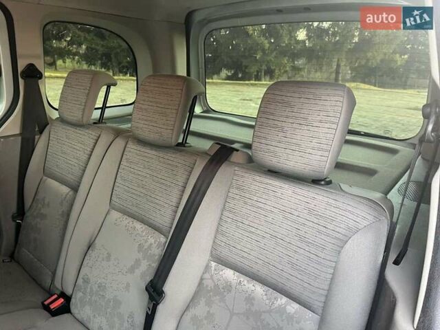 Серый Рено Кенгу, объемом двигателя 1.46 л и пробегом 245 тыс. км за 6250 $, фото 33 на Automoto.ua