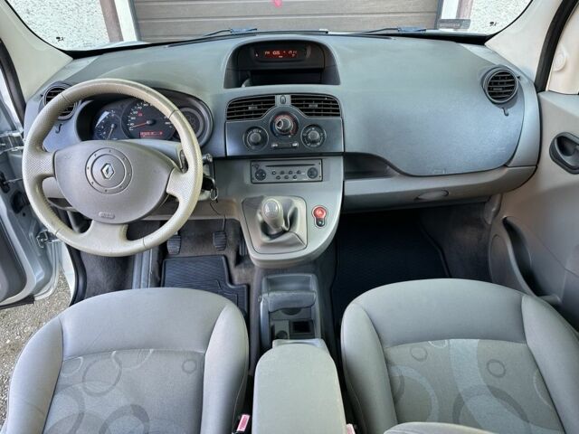 Серый Рено Кенгу, объемом двигателя 1.5 л и пробегом 237 тыс. км за 7350 $, фото 9 на Automoto.ua