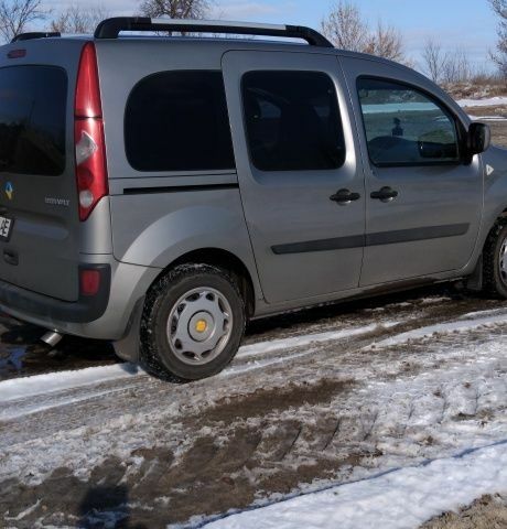 Серый Рено Кенгу, объемом двигателя 0 л и пробегом 250 тыс. км за 6900 $, фото 4 на Automoto.ua