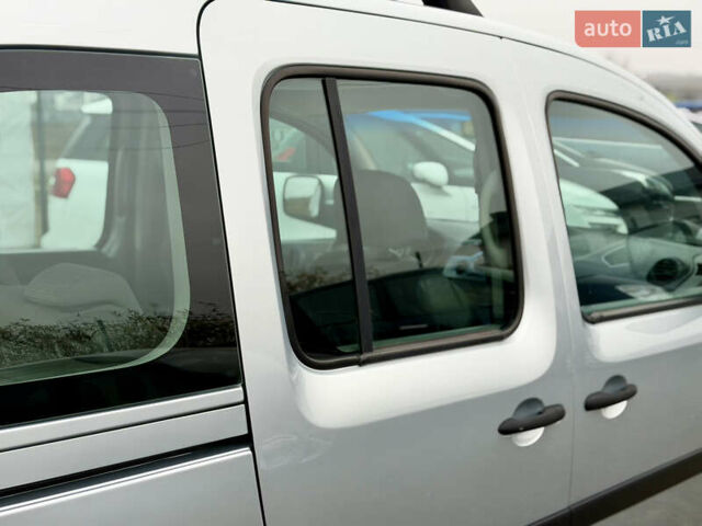 Сірий Рено Кєнгу, об'ємом двигуна 1.6 л та пробігом 175 тис. км за 8250 $, фото 9 на Automoto.ua