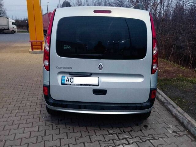 Серый Рено Кенгу, объемом двигателя 1.6 л и пробегом 170 тыс. км за 5888 $, фото 3 на Automoto.ua