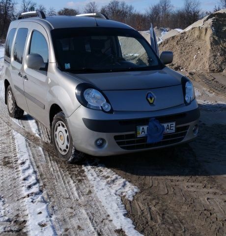 Серый Рено Кенгу, объемом двигателя 0 л и пробегом 250 тыс. км за 6900 $, фото 1 на Automoto.ua