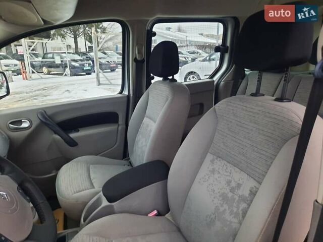 Серый Рено Кенгу, объемом двигателя 1.6 л и пробегом 186 тыс. км за 7900 $, фото 31 на Automoto.ua