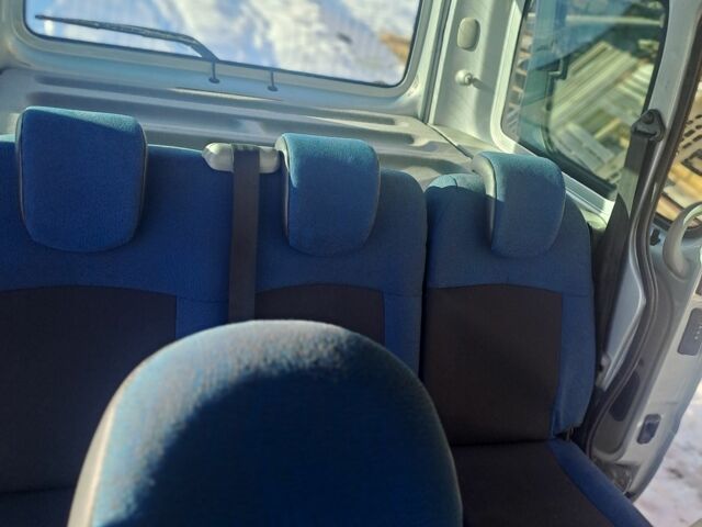 Серый Рено Кенгу, объемом двигателя 1.5 л и пробегом 210 тыс. км за 4200 $, фото 6 на Automoto.ua