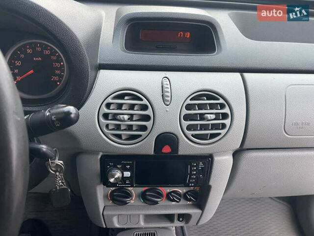 Рено Кенгу 2008 в Ровно на Automoto.ua Серый Рено Кенгу, объемом двигателя 1.5 л и пробегом 268 тыс. км за 4100 $, фото 25 на Automoto.ua