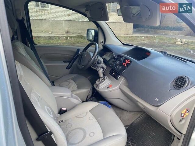 Серый Рено Кенгу, объемом двигателя 1.46 л и пробегом 300 тыс. км за 5800 $, фото 11 на Automoto.ua