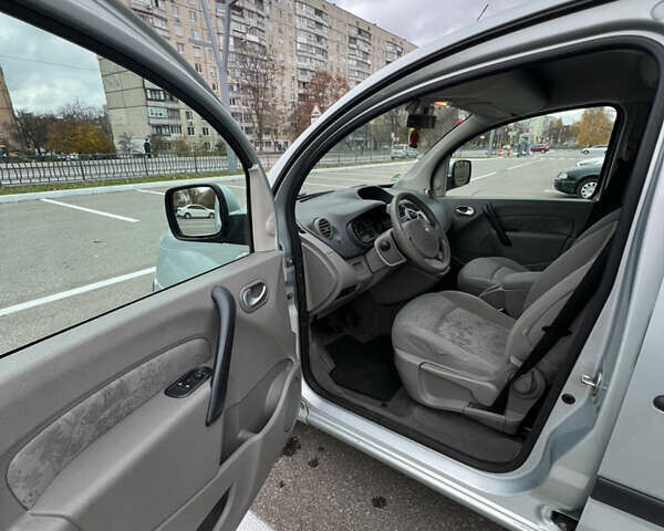 Серый Рено Кенгу, объемом двигателя 1.6 л и пробегом 172 тыс. км за 7300 $, фото 7 на Automoto.ua