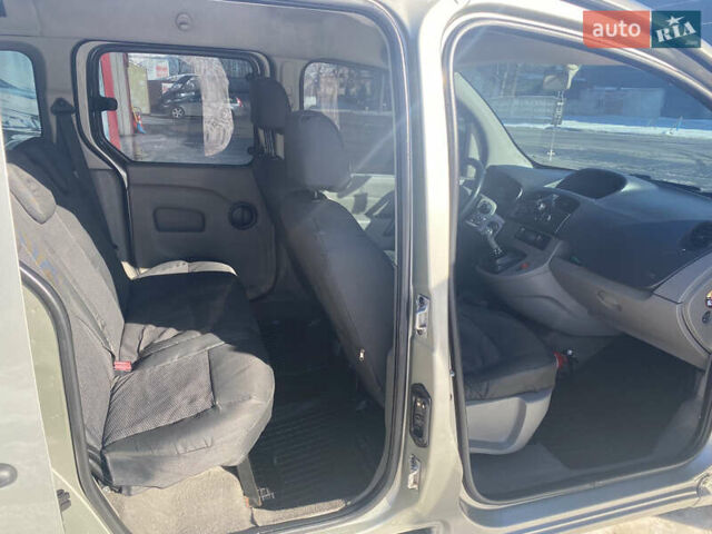 Серый Рено Кенгу, объемом двигателя 1.46 л и пробегом 281 тыс. км за 6100 $, фото 5 на Automoto.ua
