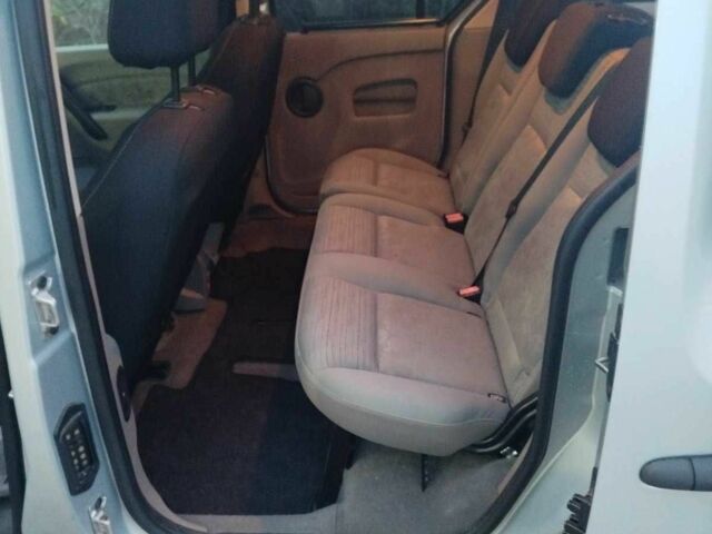 Серый Рено Кенгу, объемом двигателя 1.6 л и пробегом 170 тыс. км за 5888 $, фото 8 на Automoto.ua