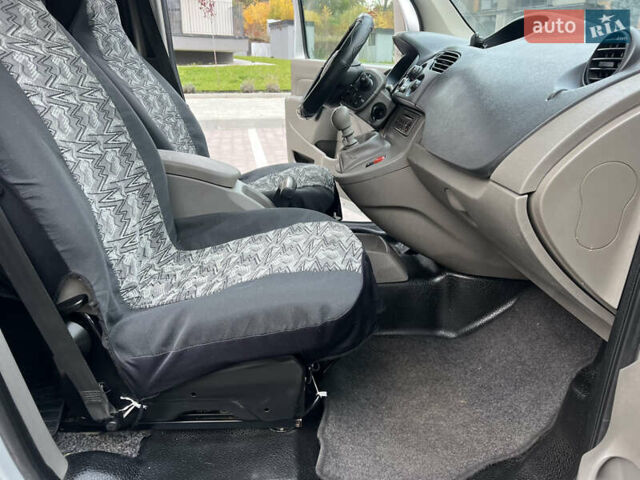 Сірий Рено Кєнгу, об'ємом двигуна 1.5 л та пробігом 242 тис. км за 5499 $, фото 27 на Automoto.ua