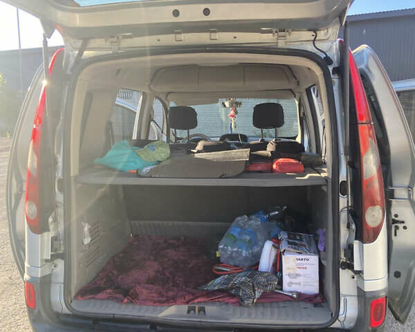 Серый Рено Кенгу, объемом двигателя 1.46 л и пробегом 320 тыс. км за 6500 $, фото 5 на Automoto.ua