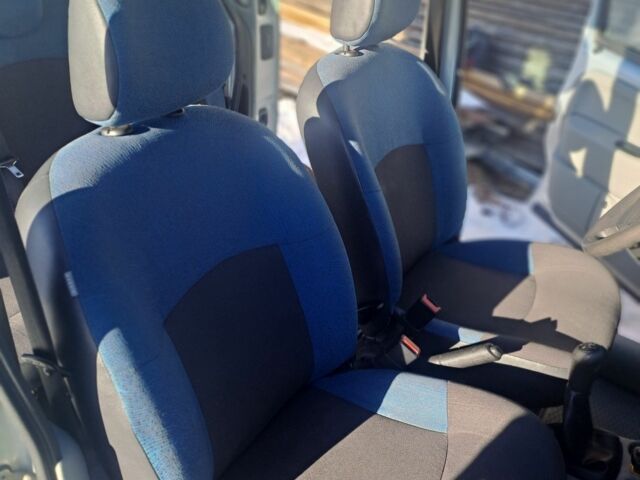 Серый Рено Кенгу, объемом двигателя 1.5 л и пробегом 210 тыс. км за 4200 $, фото 2 на Automoto.ua