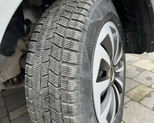 Серый Рено Кенгу, объемом двигателя 1.5 л и пробегом 290 тыс. км за 5400 $, фото 10 на Automoto.ua