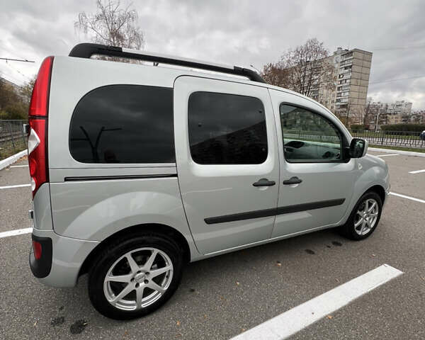 Серый Рено Кенгу, объемом двигателя 1.6 л и пробегом 172 тыс. км за 7300 $, фото 6 на Automoto.ua