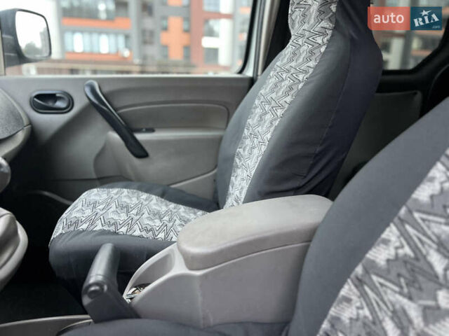 Сірий Рено Кєнгу, об'ємом двигуна 1.5 л та пробігом 242 тис. км за 5499 $, фото 23 на Automoto.ua