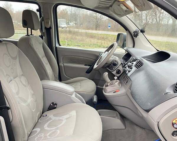 Серый Рено Кенгу, объемом двигателя 1.6 л и пробегом 216 тыс. км за 6999 $, фото 17 на Automoto.ua