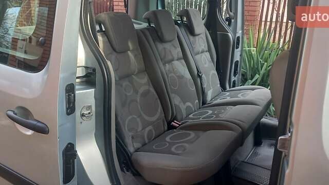 Серый Рено Кенгу, объемом двигателя 1.5 л и пробегом 260 тыс. км за 6200 $, фото 24 на Automoto.ua