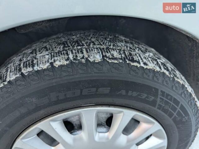 Серый Рено Кенгу, объемом двигателя 1.39 л и пробегом 202 тыс. км за 3950 $, фото 18 на Automoto.ua