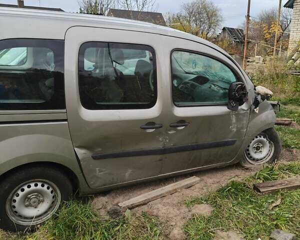 Серый Рено Кенгу, объемом двигателя 1.46 л и пробегом 252 тыс. км за 3500 $, фото 3 на Automoto.ua