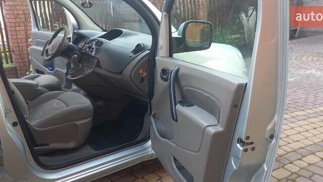 Серый Рено Кенгу, объемом двигателя 1.5 л и пробегом 260 тыс. км за 6200 $, фото 25 на Automoto.ua