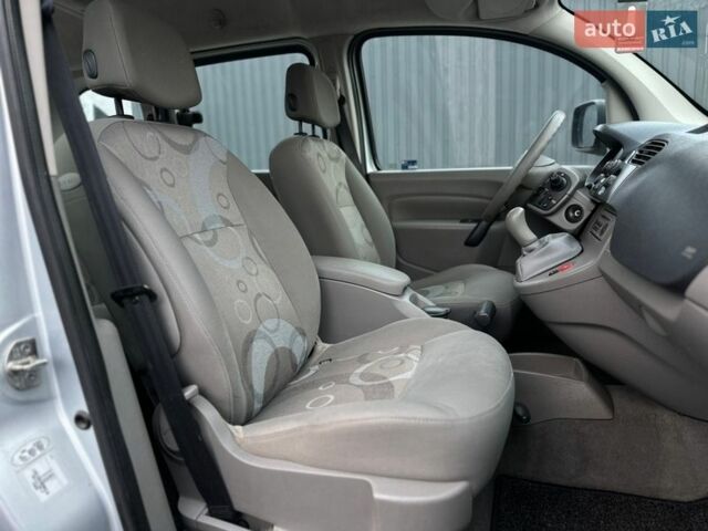 Серый Рено Кенгу, объемом двигателя 1.6 л и пробегом 269 тыс. км за 7400 $, фото 35 на Automoto.ua