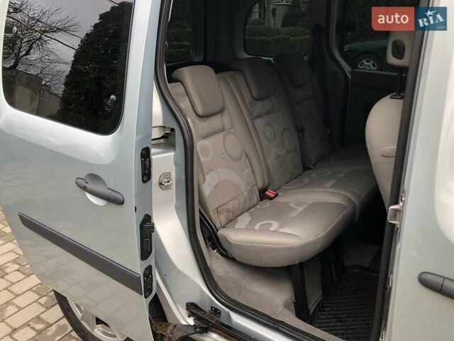 Серый Рено Кенгу, объемом двигателя 1.5 л и пробегом 241 тыс. км за 7600 $, фото 13 на Automoto.ua