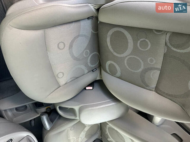 Серый Рено Кенгу, объемом двигателя 1.5 л и пробегом 237 тыс. км за 7350 $, фото 13 на Automoto.ua