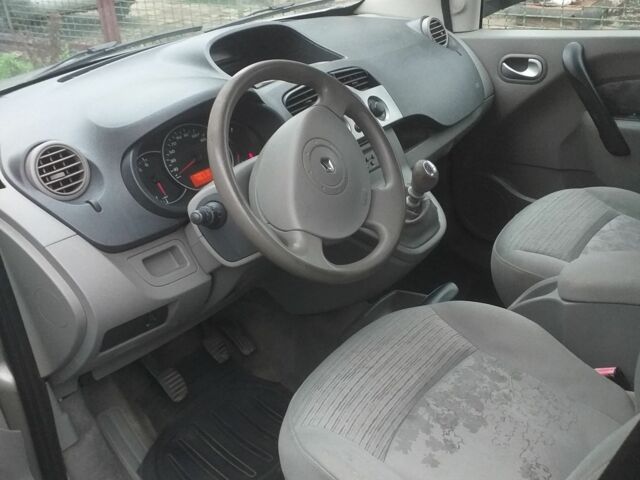 Сірий Рено Кєнгу, об'ємом двигуна 1.5 л та пробігом 3 тис. км за 7800 $, фото 5 на Automoto.ua