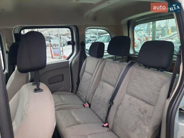 Серый Рено Кенгу, объемом двигателя 1.6 л и пробегом 186 тыс. км за 7900 $, фото 45 на Automoto.ua