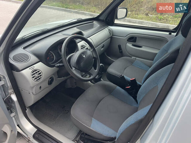 Рено Кенгу 2008 в Ровно на Automoto.ua Серый Рено Кенгу, объемом двигателя 1.5 л и пробегом 268 тыс. км за 4100 $, фото 9 на Automoto.ua